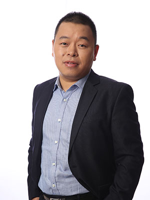 严彬